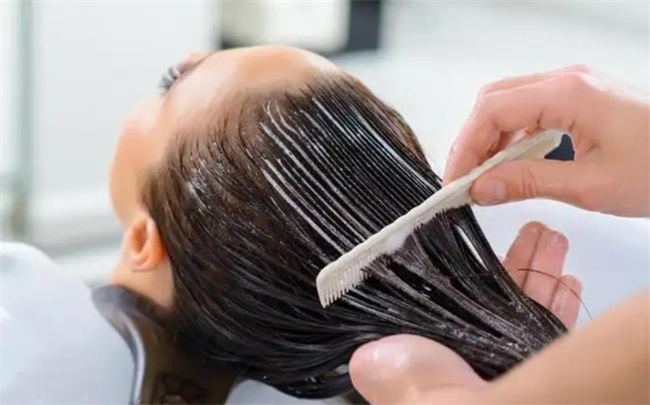 脱发人的精油自救指南，怎么才能保住可怜的发量？